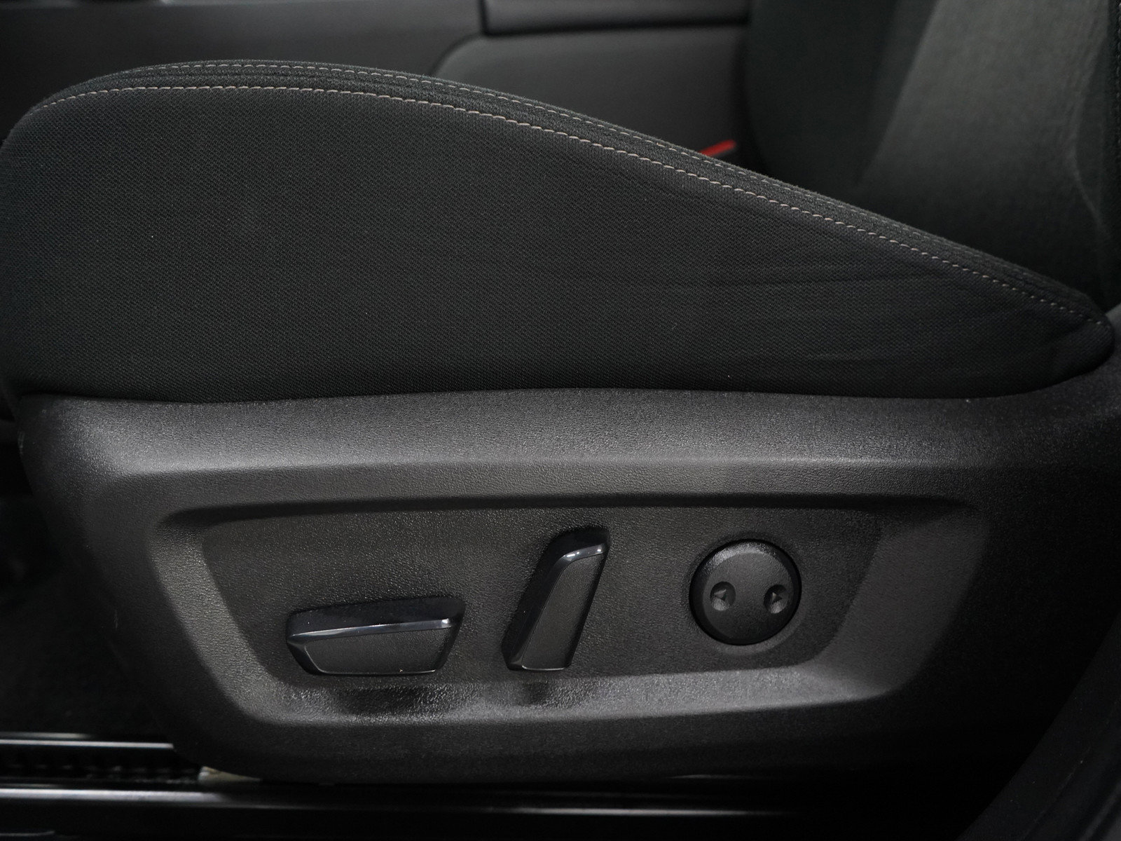 2024 Nissan Rogue SV photo 21