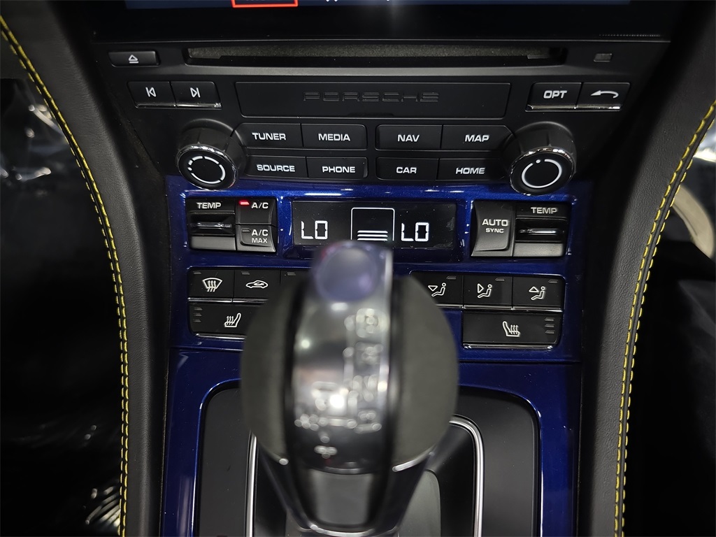 2023 Porsche Boxster Spyder photo 19
