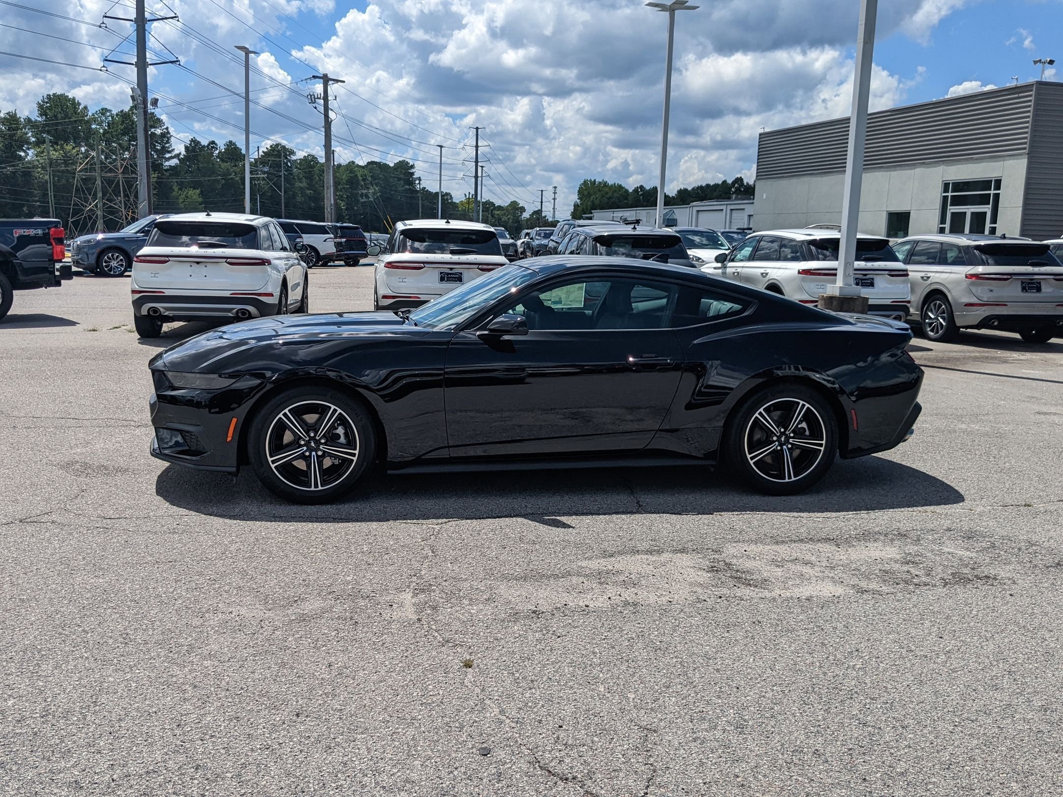 2025 Ford Mustang EcoBoost Premium photo 8