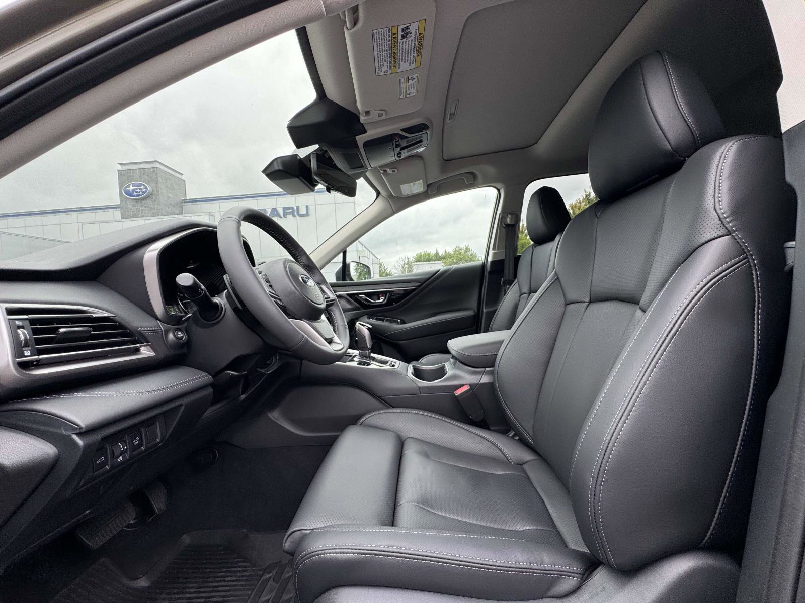 2025 Subaru Outback Touring photo 8