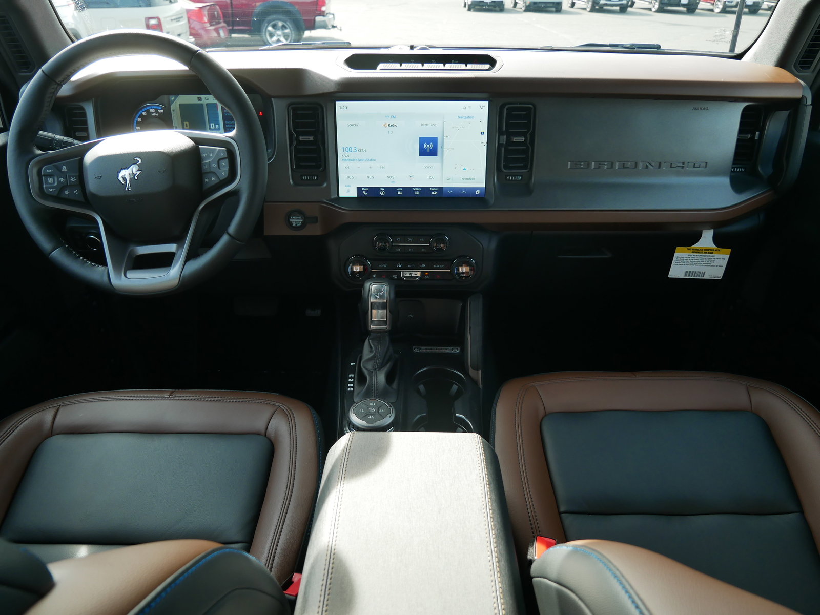 2024 Ford Bronco Outer Banks photo 8