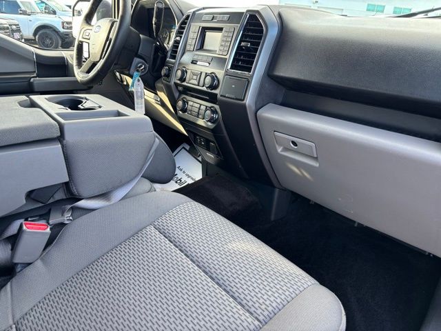 2015 Ford F-150 XLT photo 19