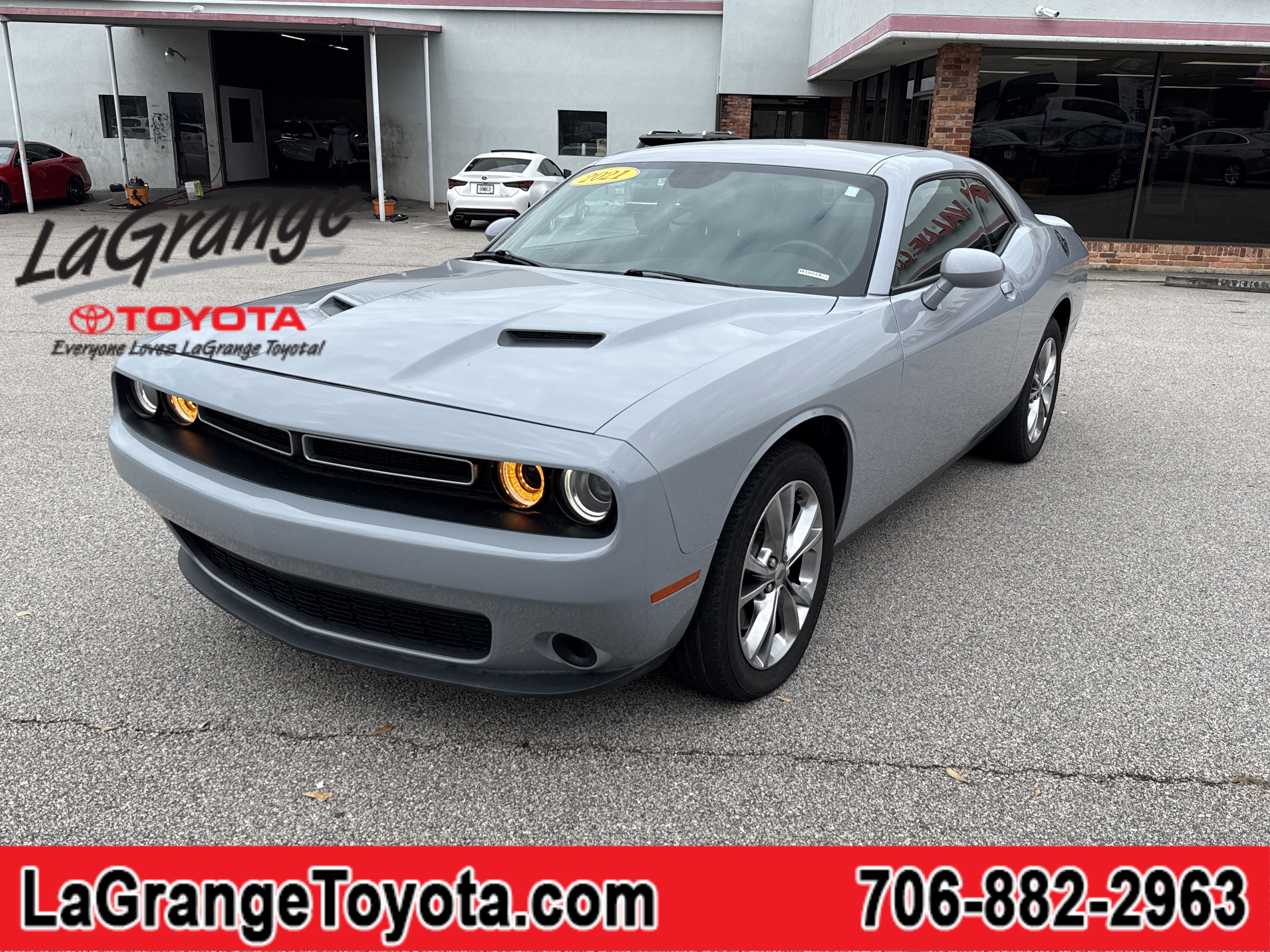 2021 Dodge Challenger SXT's photo