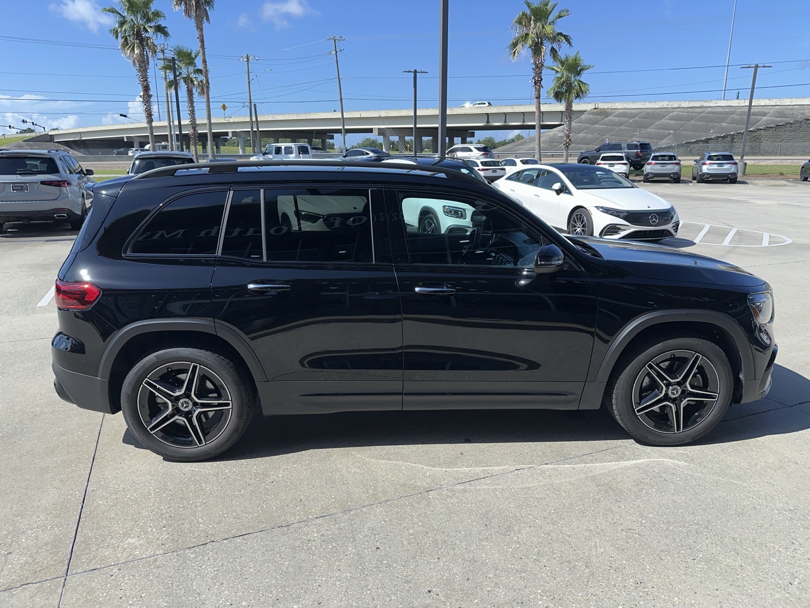 2025 Mercedes Benz GLB 250 photo 4