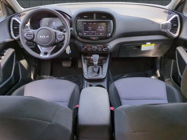2023 Kia Soul LX photo 12