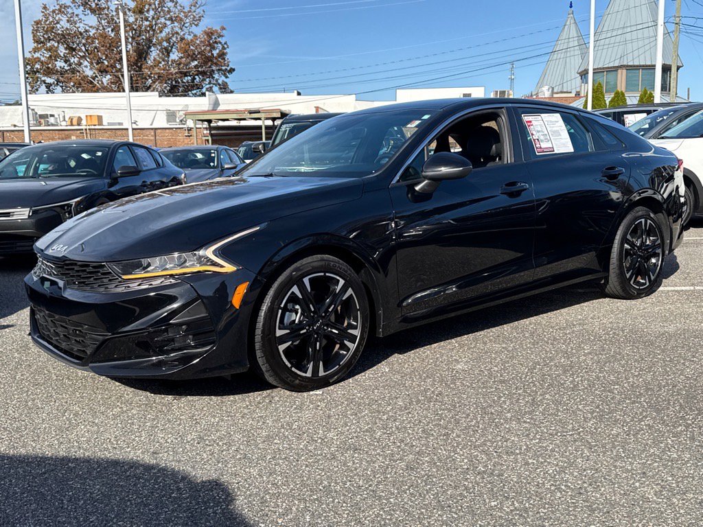 2024 Kia K5 GT-Line photo 3