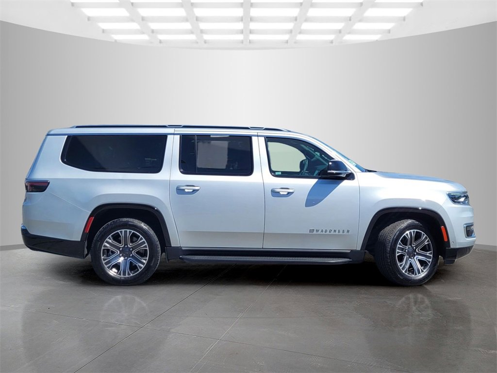 2023 Jeep Wagoneer L Series II photo 3