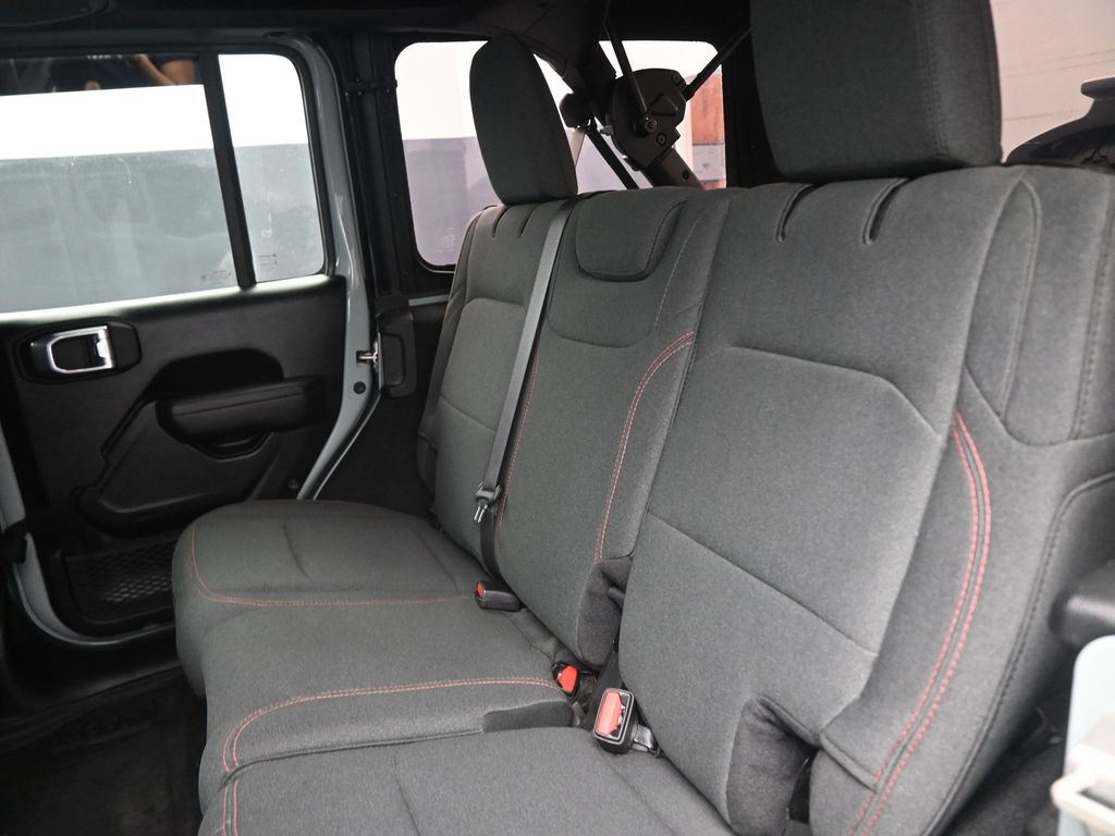 2024 Jeep Wrangler Rubicon photo 11