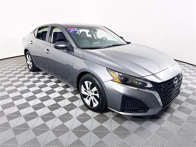 2025 Nissan Altima S's photo