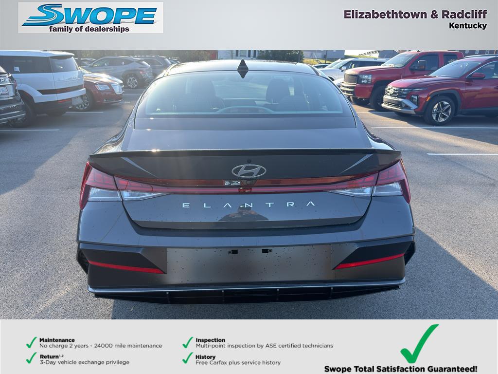 2026 Hyundai Elantra SEL Sport photo 4
