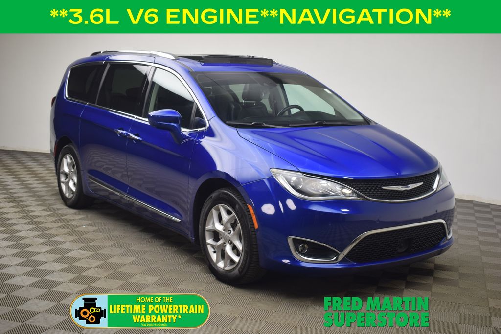 2019 Chrysler Pacifica Touring L Plus's photo