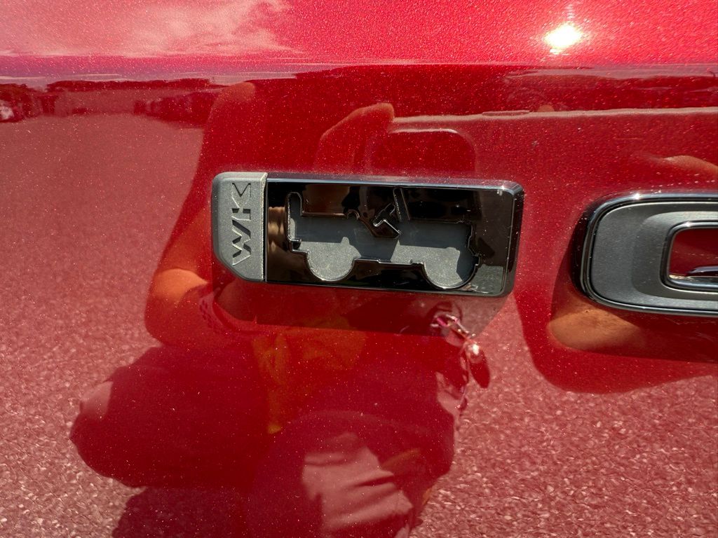 Used 2022 Red Jeep Laredo X image 10