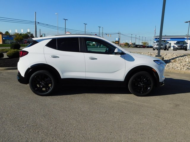 2024 Buick Encore GX Sport Touring photo 2