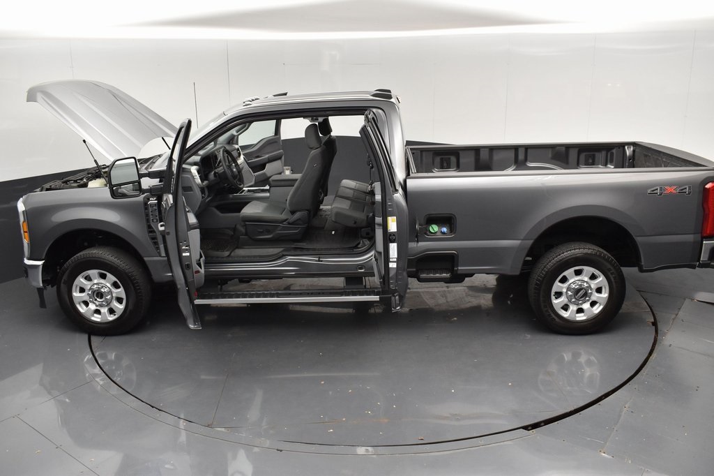 2024 Ford F-250 XLT photo 25