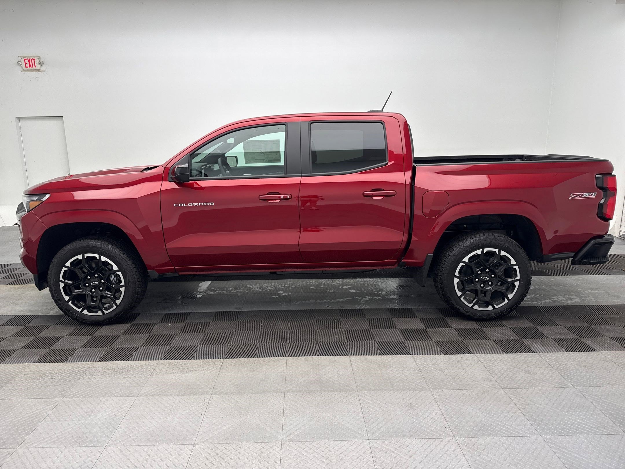2026 Chevrolet Colorado Z71 photo 2