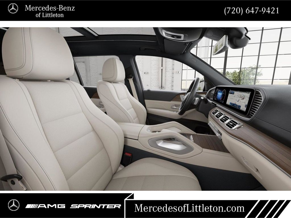 2025 Mercedes Benz GLS 450 4MATIC photo 3