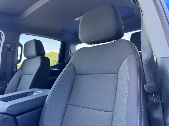 2025 Chevrolet Silverado 1500 LT photo 11