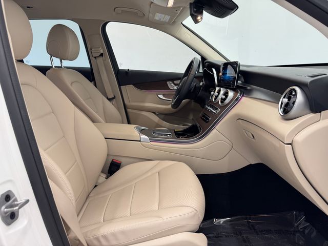 2022 Mercedes Benz GLC 300 photo 10