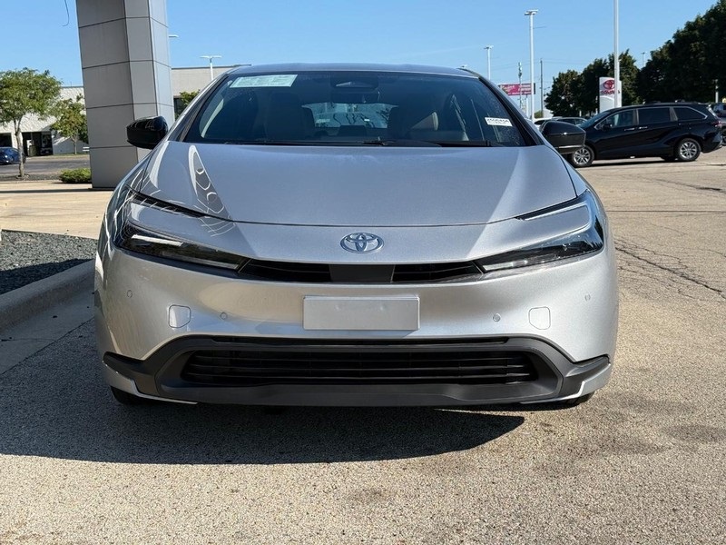 2024 Toyota Prius LE photo 8
