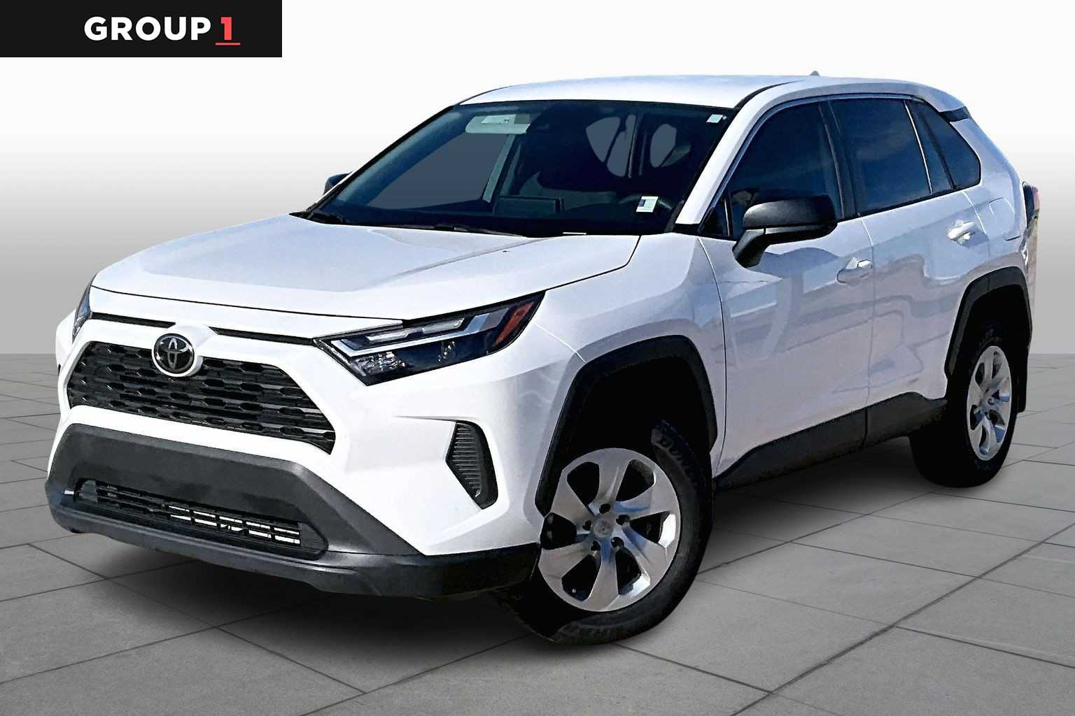2023 Toyota RAV4 LE's photo