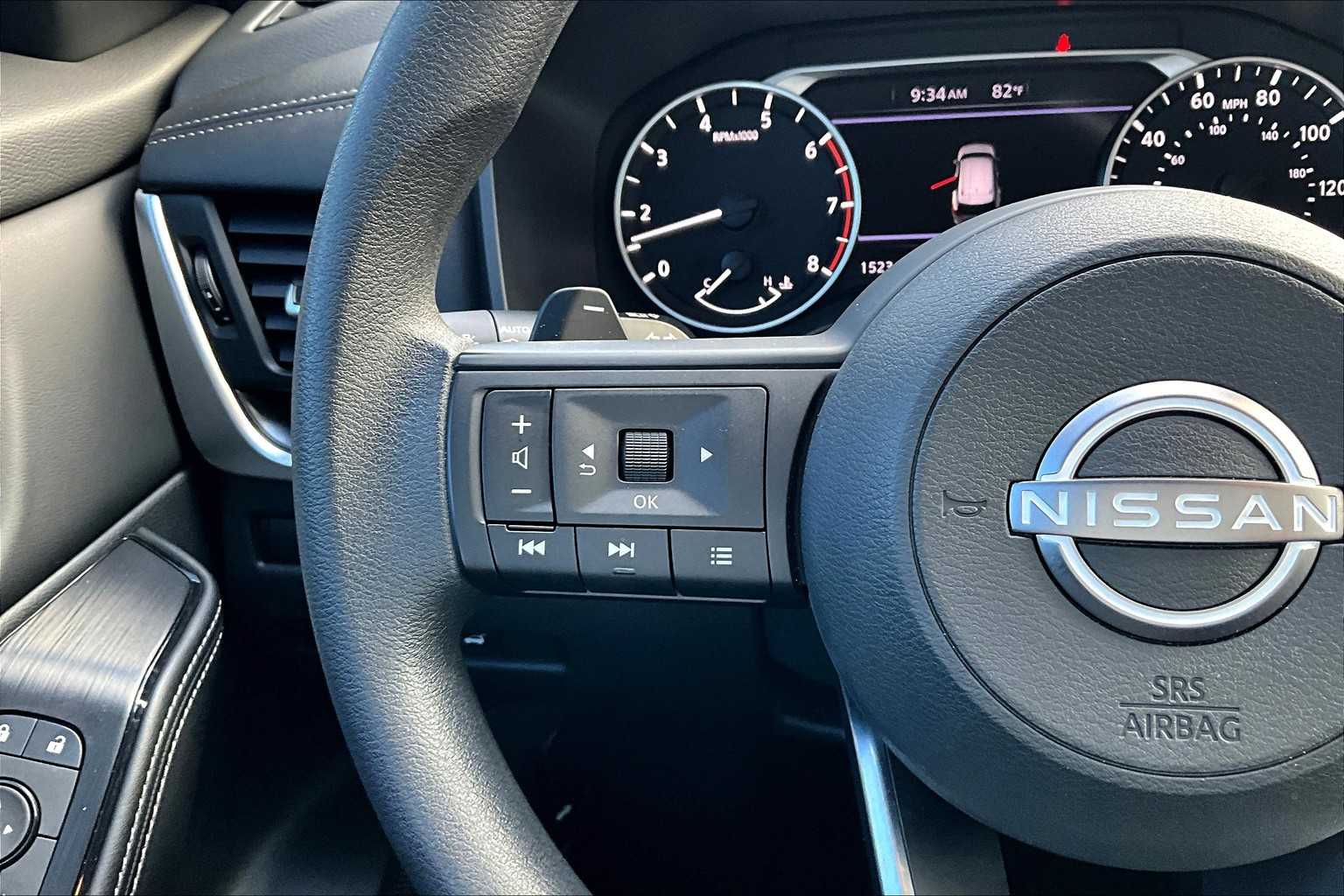 2024 Nissan Rogue SV photo 21