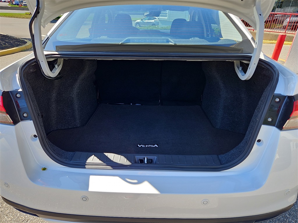2025 Nissan Versa 1.6 SV photo 22