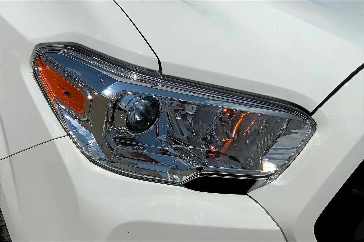 2023 Toyota Tacoma SR 4x4 photo 25
