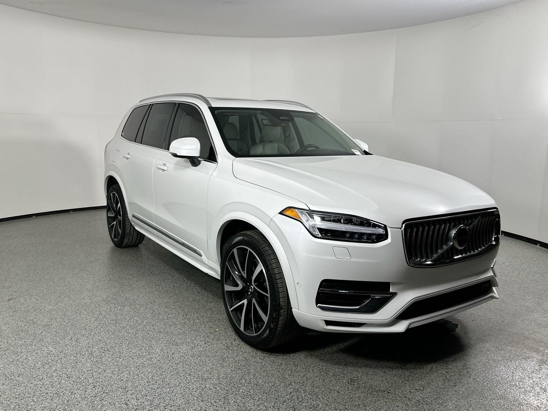 2023 Volvo XC90 Recharge Ultimate photo 3