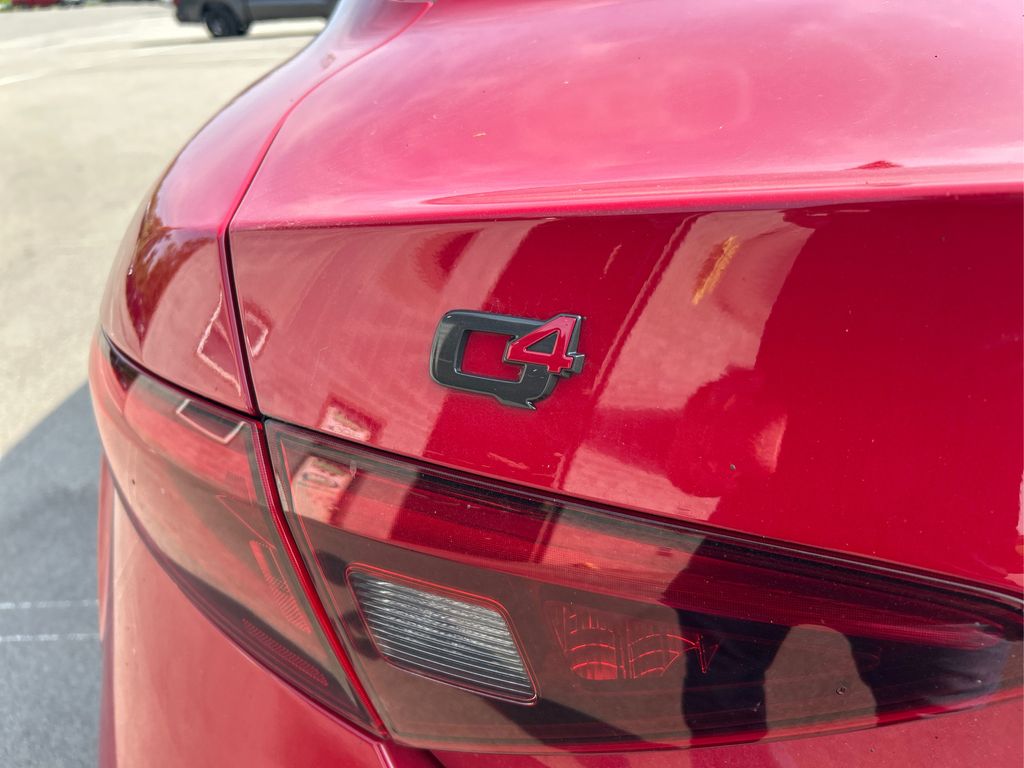 2020 Alfa Romeo Giulia Base photo 12