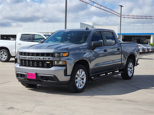 2022 Chevrolet Silverado 1500 Custom photo 2