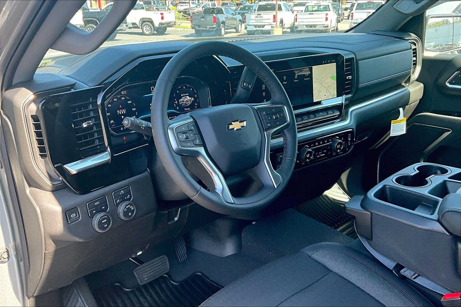 2025 Chevrolet Silverado 1500 LT photo 8
