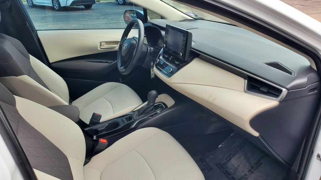 2022 Toyota Corolla LE photo 42