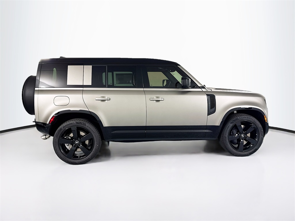 2025 Land Rover Defender 110 X-Dynamic SE photo 4