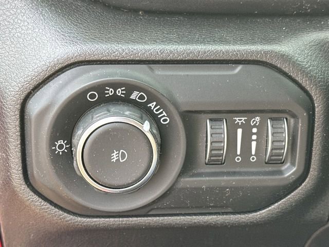 2021 Jeep Wrangler Unlimited Sahara Altitude photo 16