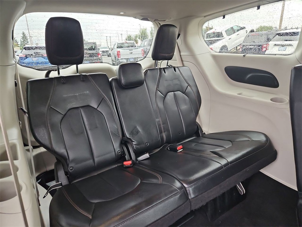 2019 Chrysler Pacifica Touring L photo 27