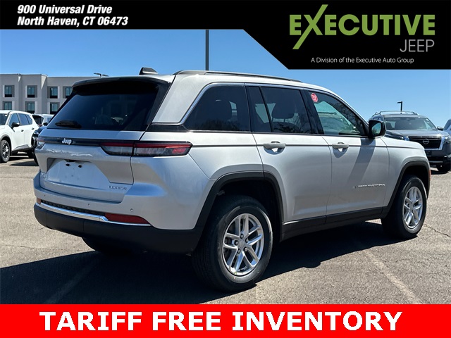 2025 Jeep Grand Cherokee Laredo photo 2