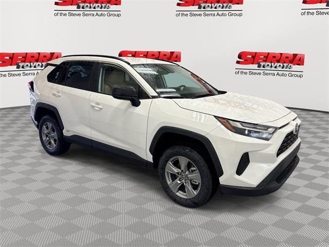 2025 Toyota RAV4 LE's photo