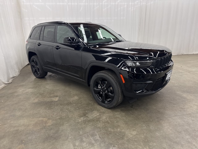2025 Jeep Grand Cherokee Altitude's photo
