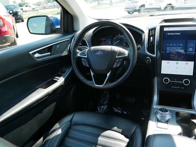 2022 Ford Edge SEL photo 5