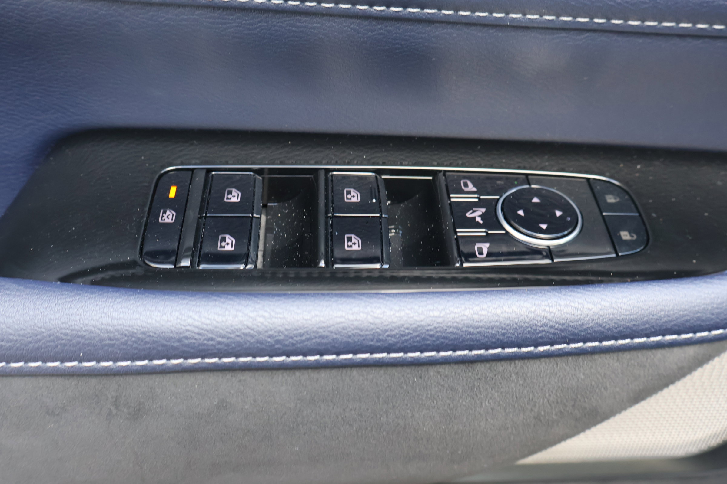 2026 Infiniti QX80 Sensory photo 11