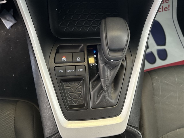 2024 Toyota RAV4 XLE photo 21