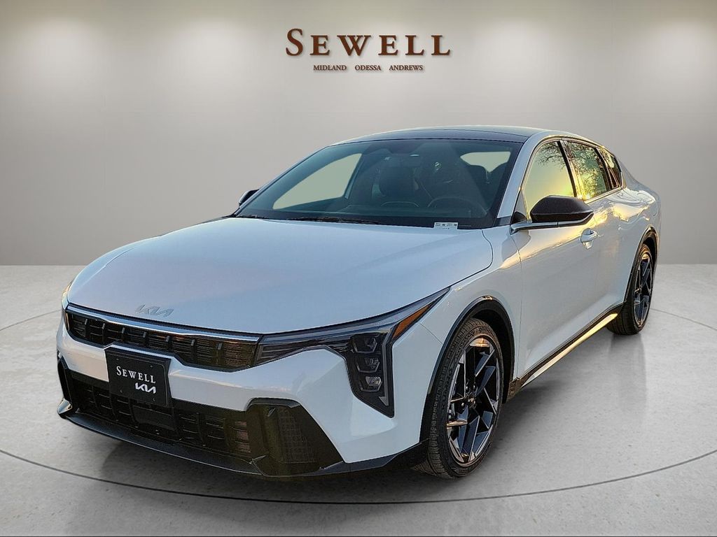 2025 Kia K4 GT-Line's photo