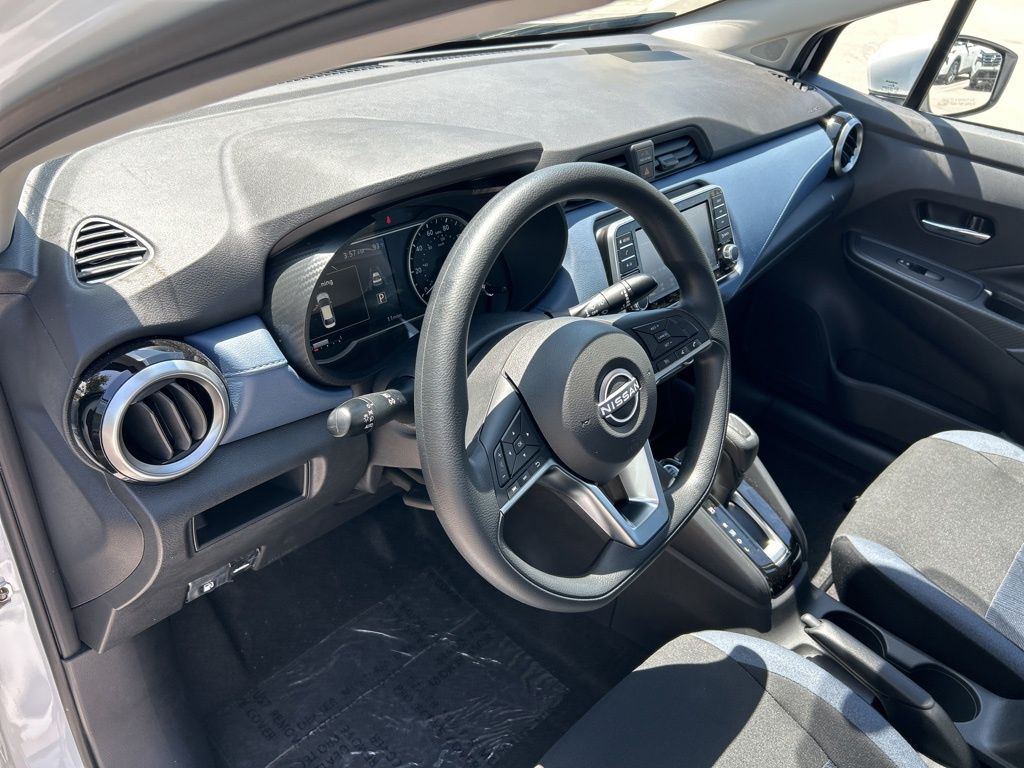 2025 Nissan Versa SV photo 14