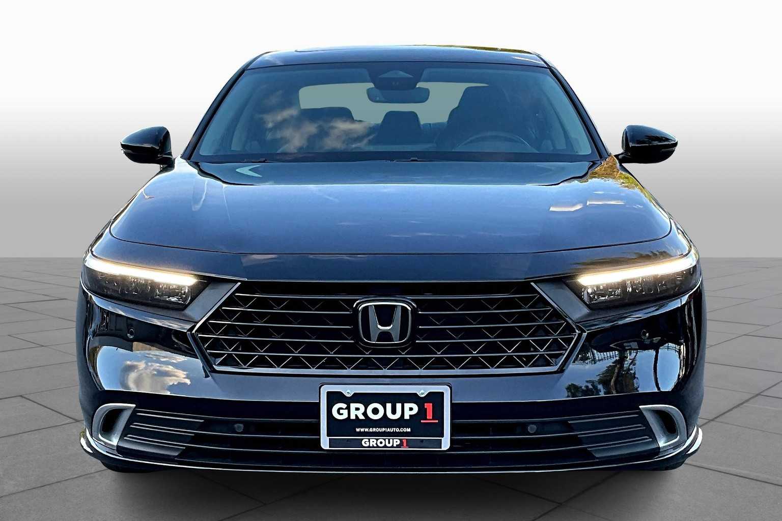 2024 Honda Accord Hybrid Touring photo 2