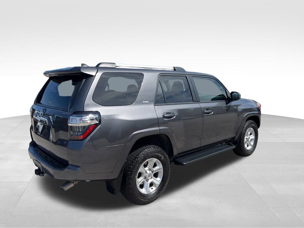 2022 Toyota 4Runner SR5 photo 4