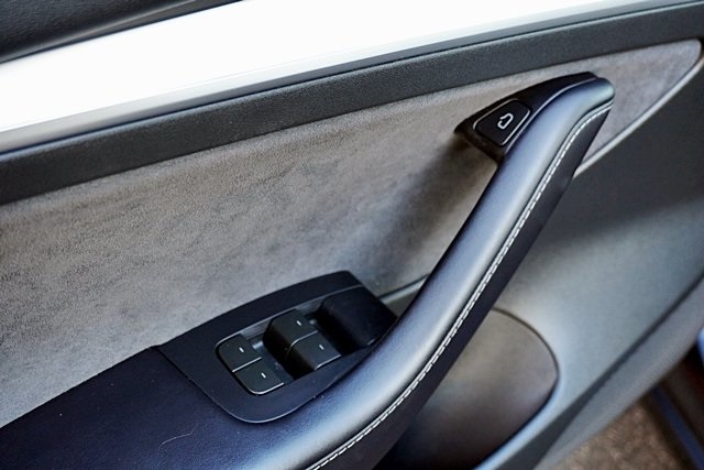 Used 2023  Tesla Long Range image 24