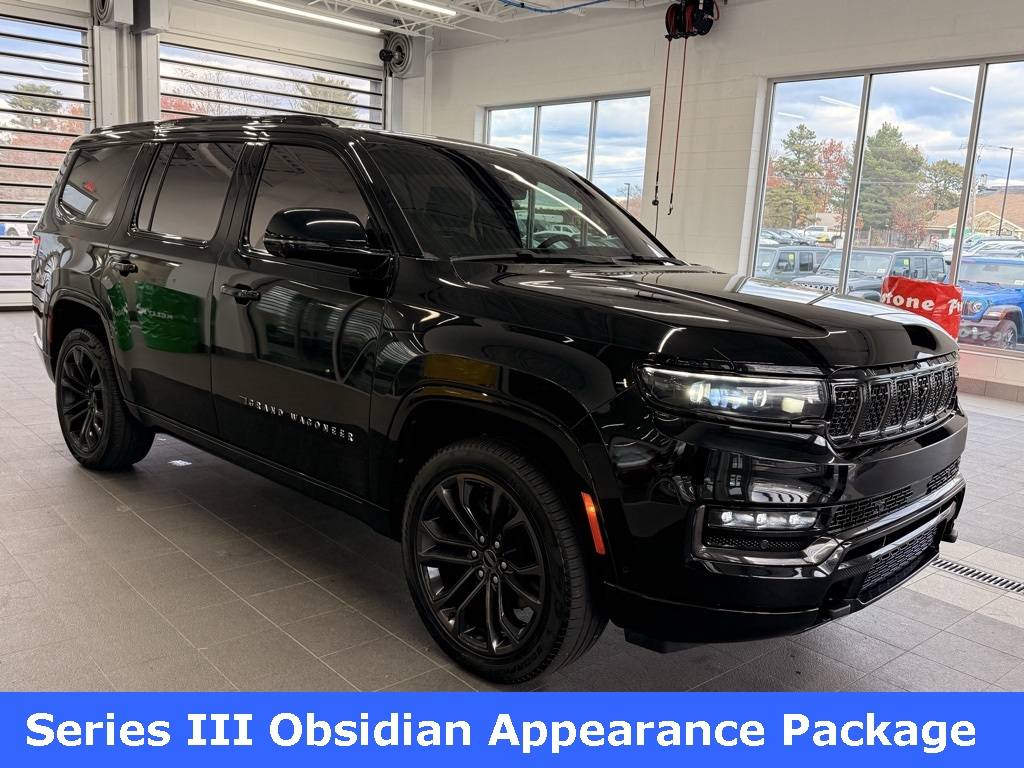 2024 Jeep Grand Wagoneer Series III's photo