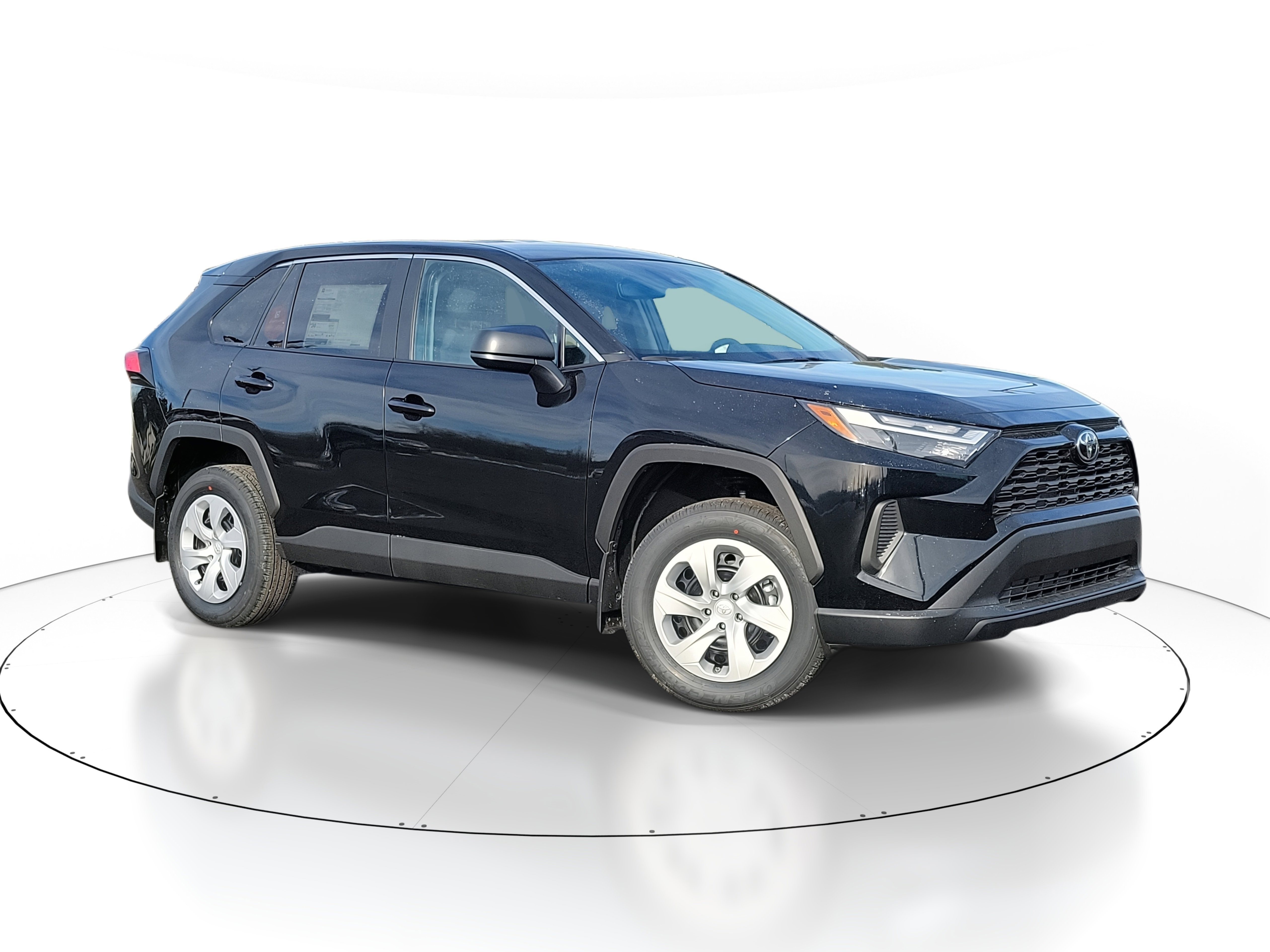 2025 Toyota RAV4 LE's photo
