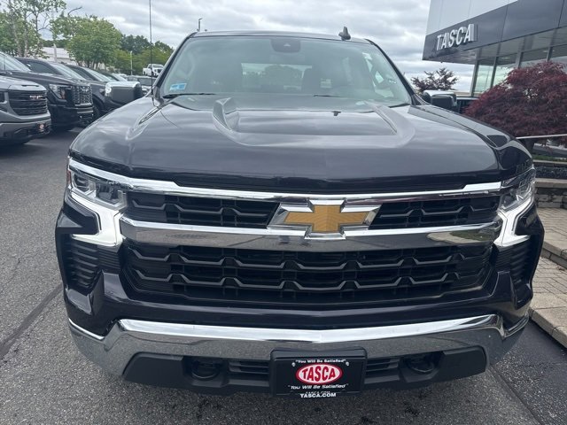 2022 Chevrolet Silverado 1500 LT photo 2