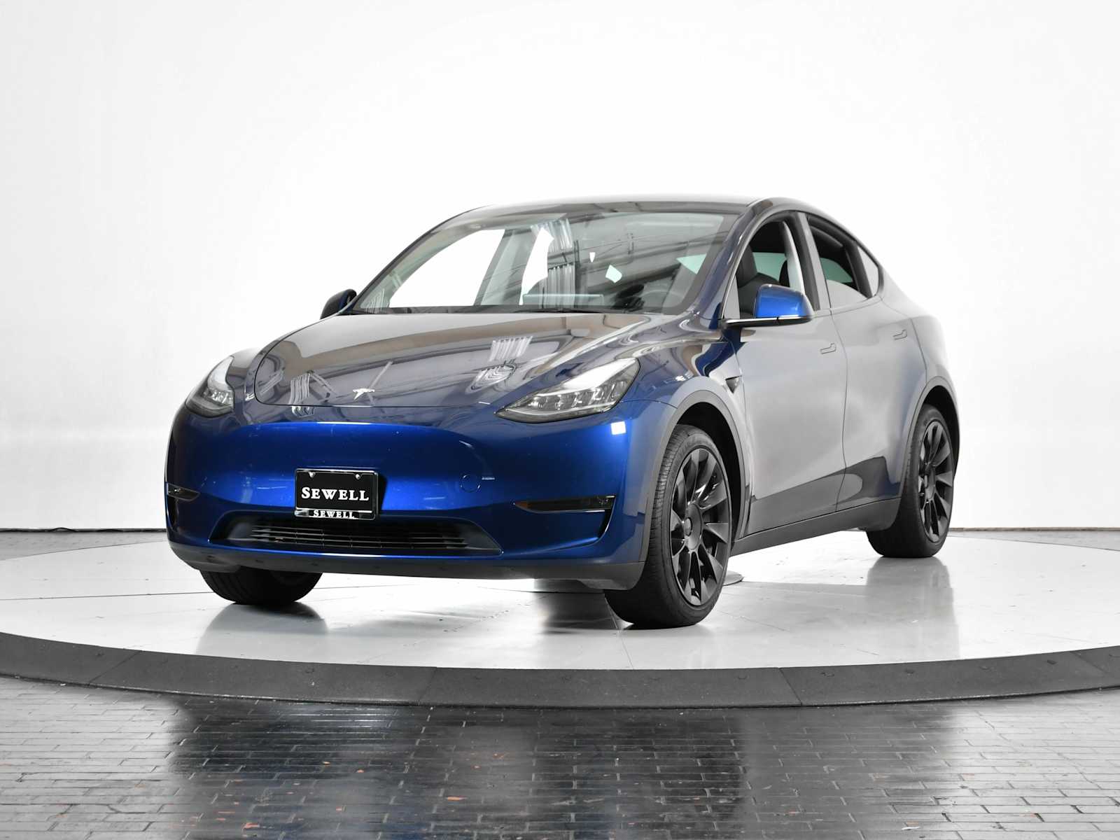 2023 Tesla Model Y Long Range's photo